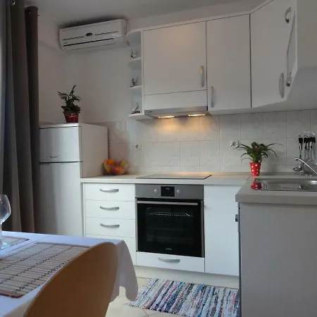 Anica 2 Apartmán *